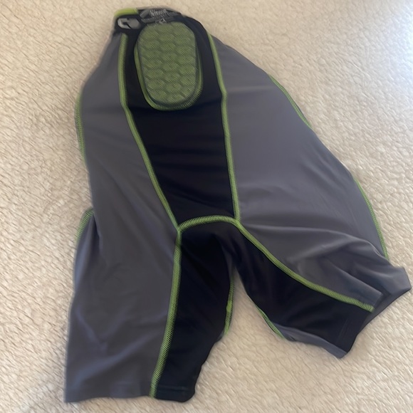 Allison Football Griddle. Size Adult Medium. - Picture 4 of 5